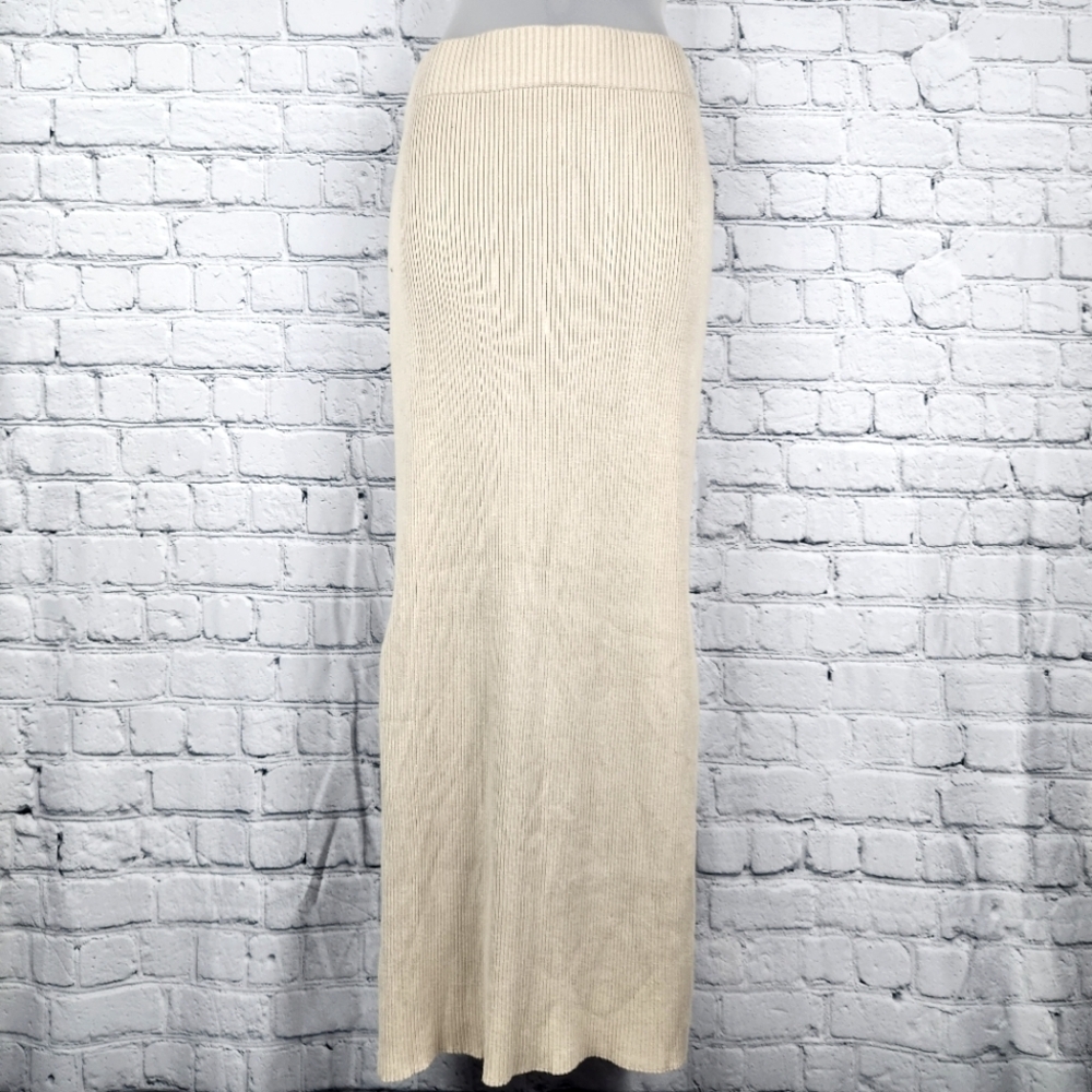 NWT Sincerely Jules Size L Ribbed Maxi Skirt